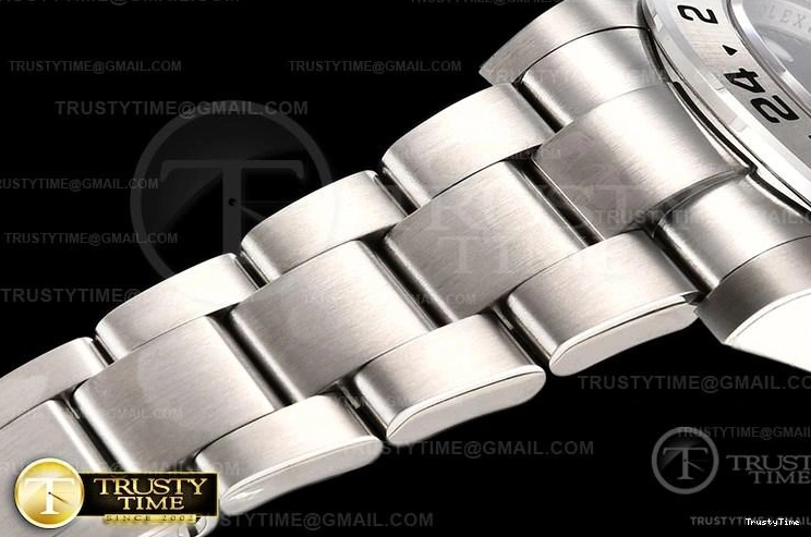 0411 ROLEXP0245A – Explorer II Lightweight 973